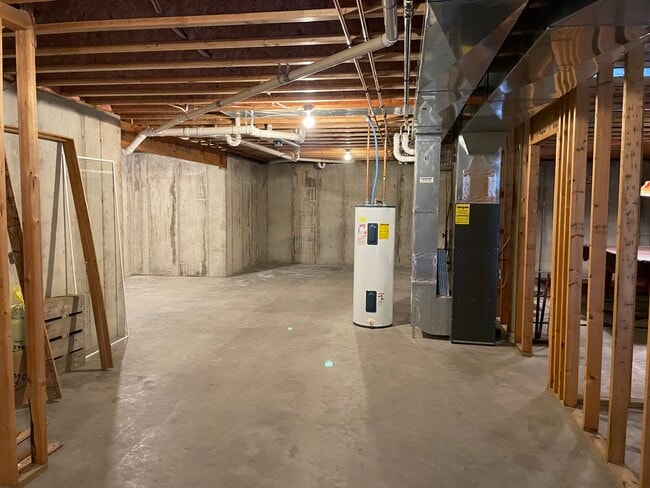 Building Photo - 3920 Reynolds Ave