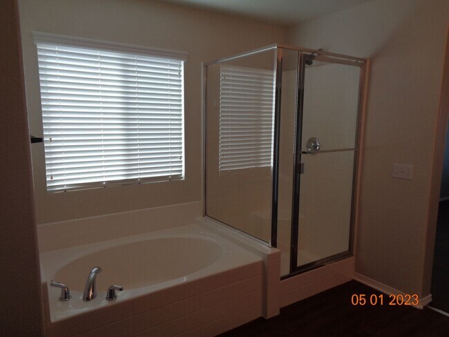 Building Photo - 2739 Garnet Ln