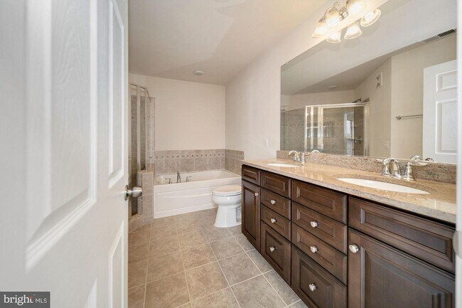 Building Photo - 540 Copley Pl