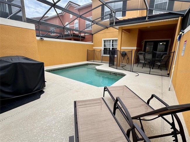 Building Photo - 8977 Coco Palm Rd