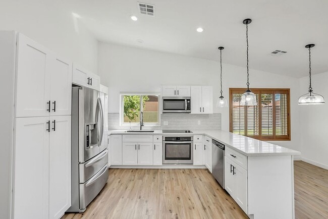 Building Photo - Beautiful Chandler home!