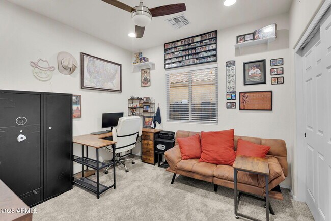 Building Photo - 6550 W Desert Blossom Way