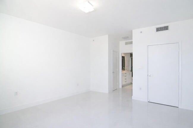 Building Photo - 550 Okeechobee Blvd