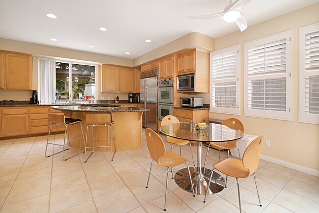 Building Photo - 14061 Mercado Dr