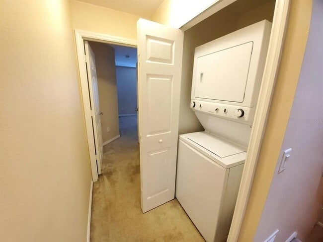 Building Photo - 6037 Scotchwood Glen