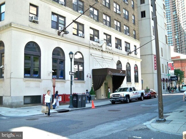Primary Photo - 1324 Locust St