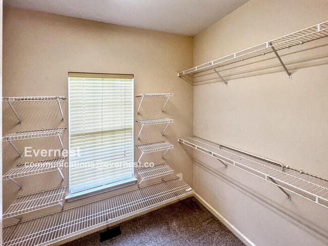 Building Photo - 205 Camellia Dr