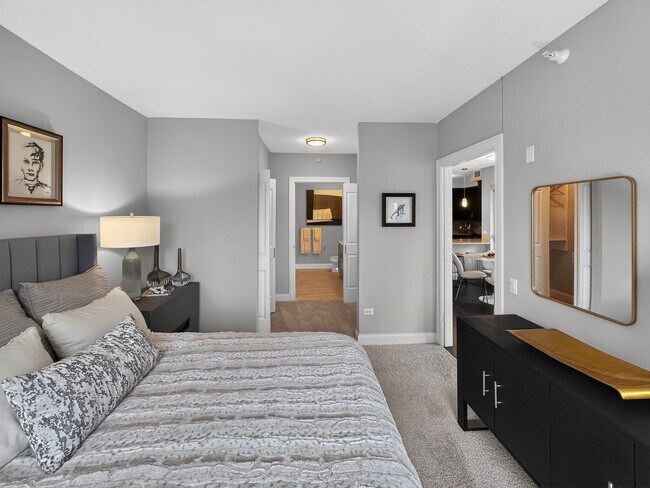 Building Photo - 61 W Hubbard St