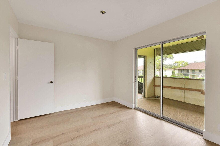 Building Photo - 6299 Chasewood Dr