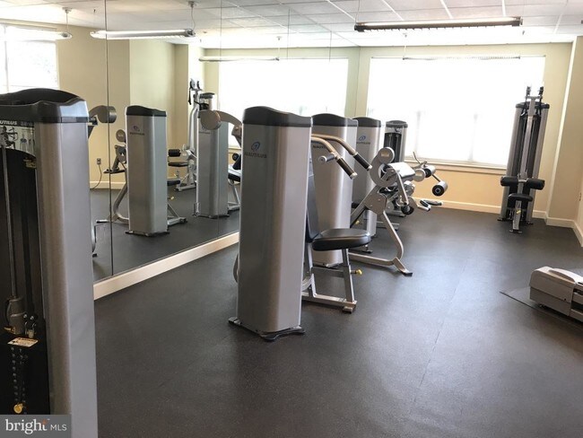 Building Photo - 11760 Sunrise Valley Dr