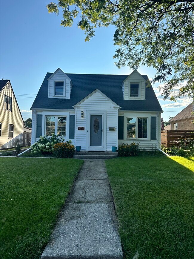 Front view - 3633 S 19th St