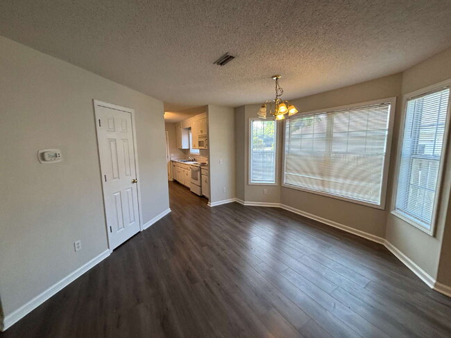 Building Photo - 165 Radford Cir