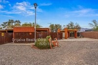 Building Photo - 2131 N Margaret Ave