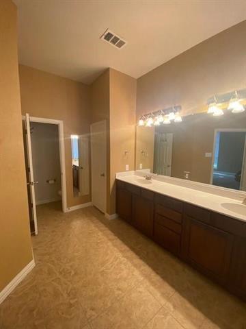 Building Photo - 2633 Deer Hollow Dr