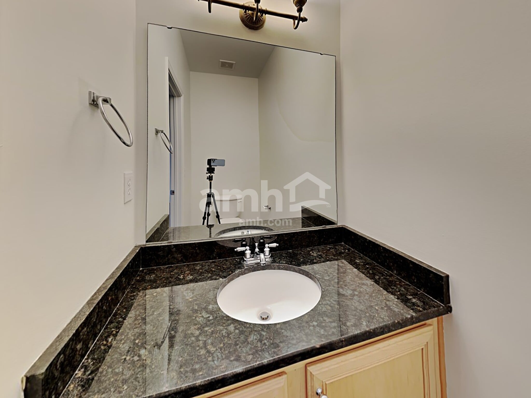 Building Photo - 5 Red Jonathan Ct