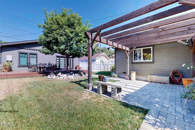 Building Photo - 1843 Las Lunas St