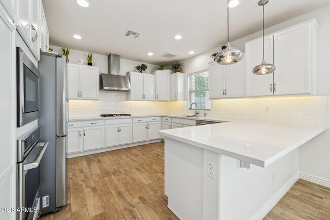 Building Photo - 211 E Brinley Dr