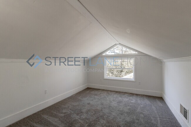 Building Photo - NOW OFFERING $250 OFF FIRST FULL MONTH IF ...