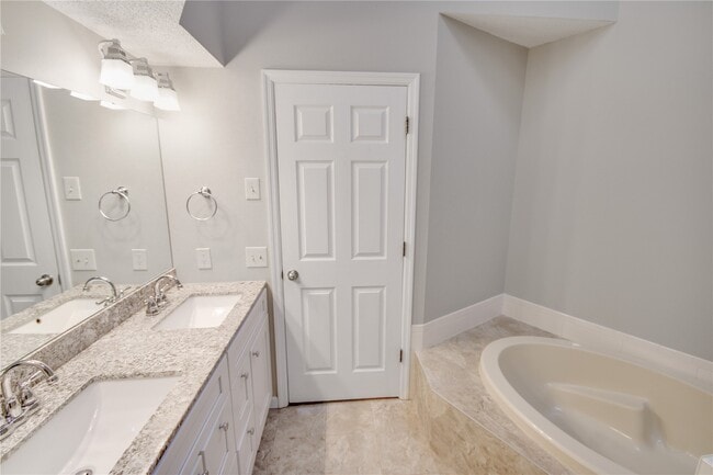 Building Photo - 321 Shirley Ridge Dr