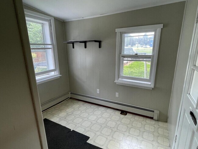 Building Photo - 3 Bedroom 1 Bath in Carlisle, PA!