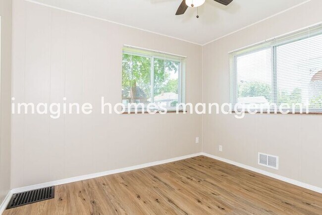 Building Photo - 7708 Arlington Avenue