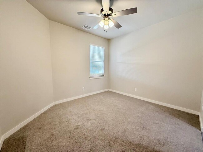 Building Photo - 1421 Hickory Trl