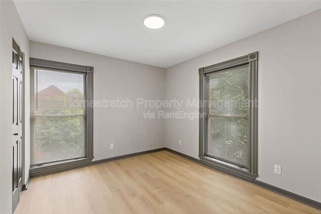 Building Photo - 1001 Lami St