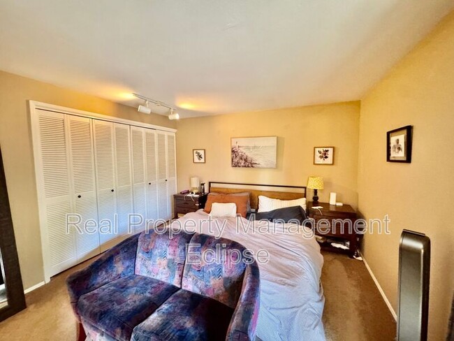Building Photo - 15130 SE 47th Pl