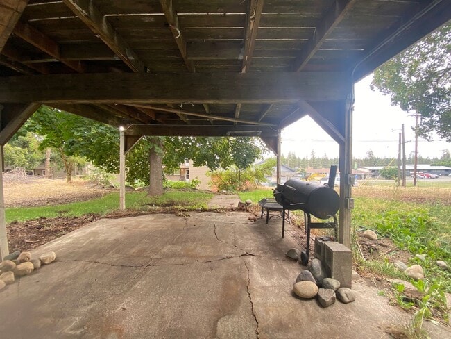 Building Photo - Cheney Studio Apartment Available 8/15