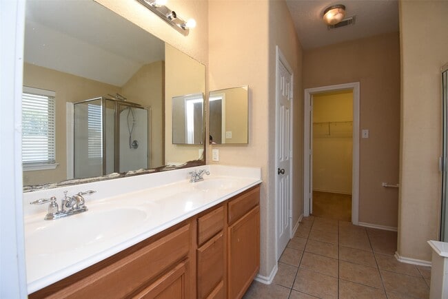 Building Photo - 11215 Overland Trail Dr