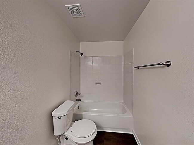 Building Photo - 18011 Shallow Leaf Ln