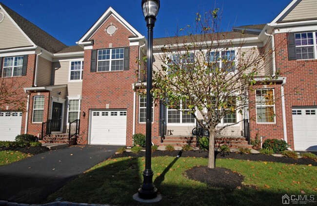 Building Photo - 2319 Berkshire Ln