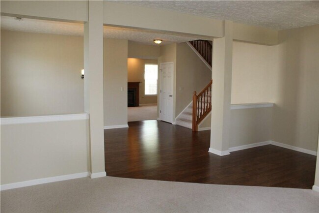 Building Photo - Beautiful 4 BR Home in Brownsburg!