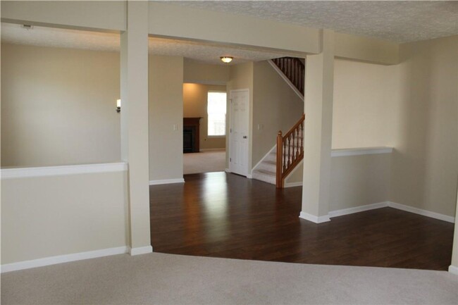 Building Photo - Spacious 4 BR in Brownsburg Schools