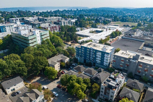 Building Photo - 2025 South Main St