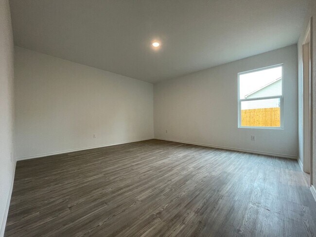 Building Photo - Single family home for rent