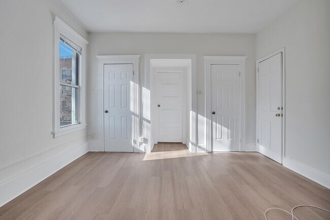 Building Photo - 25 Reservoir Ave