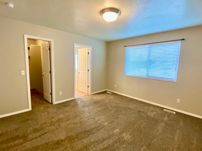 Building Photo - 1620 W 1500 S