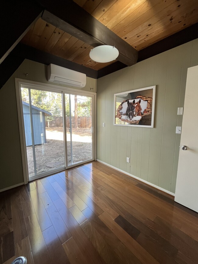 Building Photo - 1079 Modoc Way