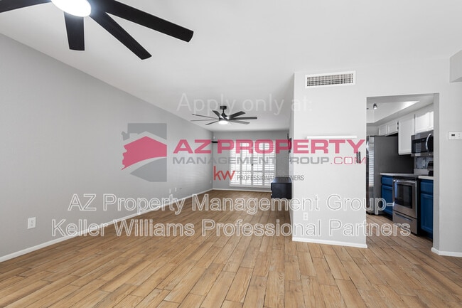 Building Photo - 938 E Villa Maria Dr