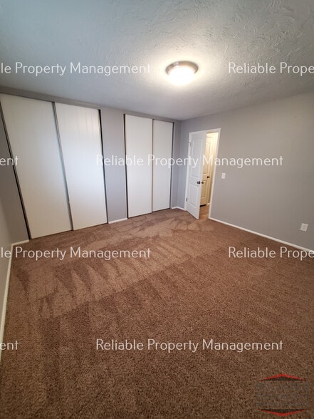 Building Photo - 209 S Adam Ln