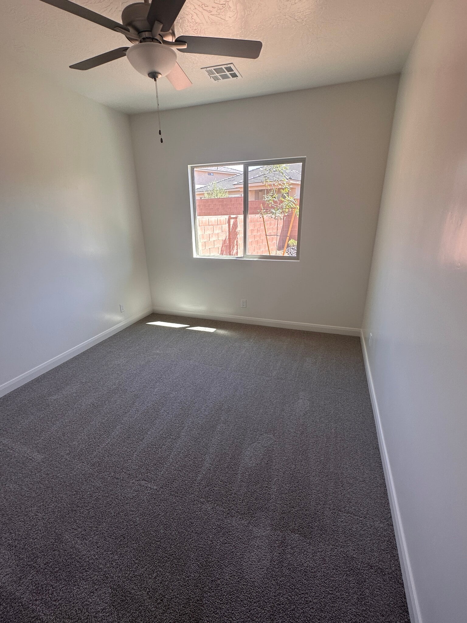 Building Photo - 2677 E Palm Cove Ave