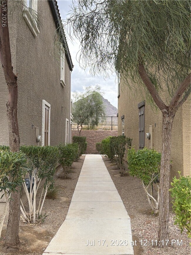 Building Photo - 1301 Raritan Pl