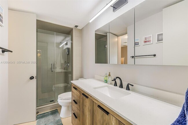 Building Photo - 5055 Collins Ave