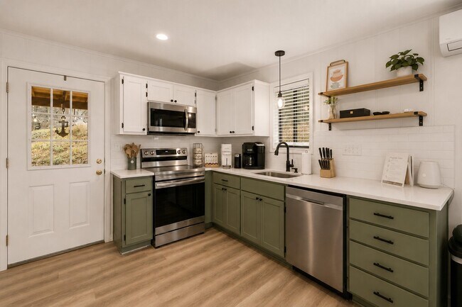 Building Photo - 11904 White Oak Dr