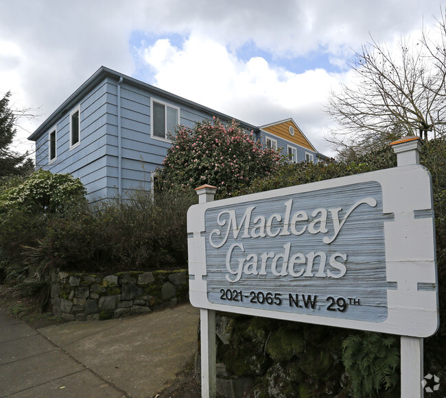 Building Photo - Macleay Gardens