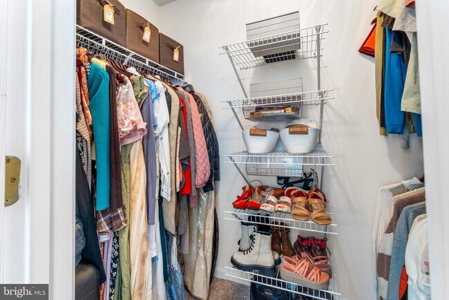 Building Photo - 2552 Blue Water Blvd