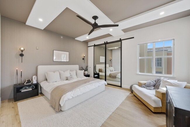 Building Photo - 200 NE 2nd Ave