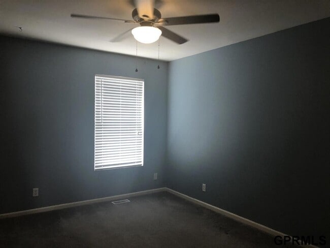 Building Photo - 2102 Quartz Dr