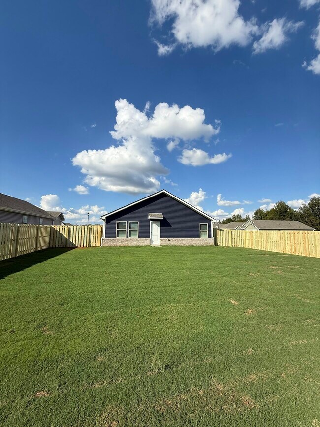 Building Photo - 22587 Dashwood Ln